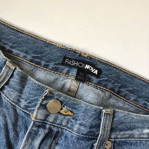 FASHION NOVA MOM JEANS